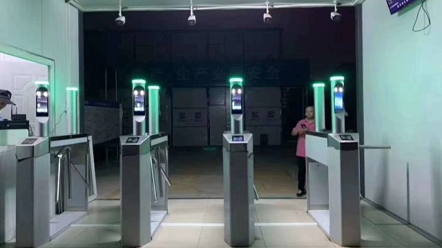 智能安檢門廠家分享人臉識(shí)別閘機(jī)普遍用在哪些領(lǐng)域？