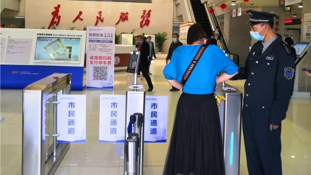 醫(yī)院的第一道防線，金屬安檢門為醫(yī)護人員保駕護航
